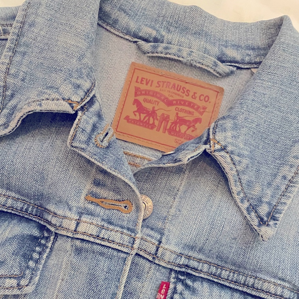 Levis Denim Jacket - Picture 2 of 4